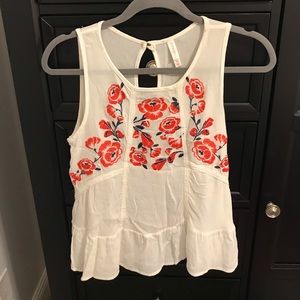 sleeveless blouse